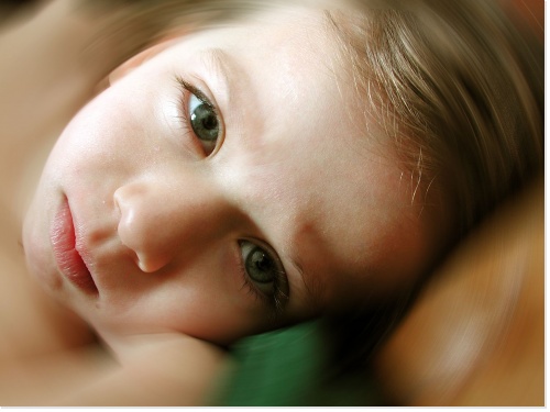 Les enfants maltraités deviennent-ils nécessairement des parents maltraitants?