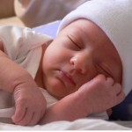emmaillotage contre les difficultés de sommeil chez le nourrisson